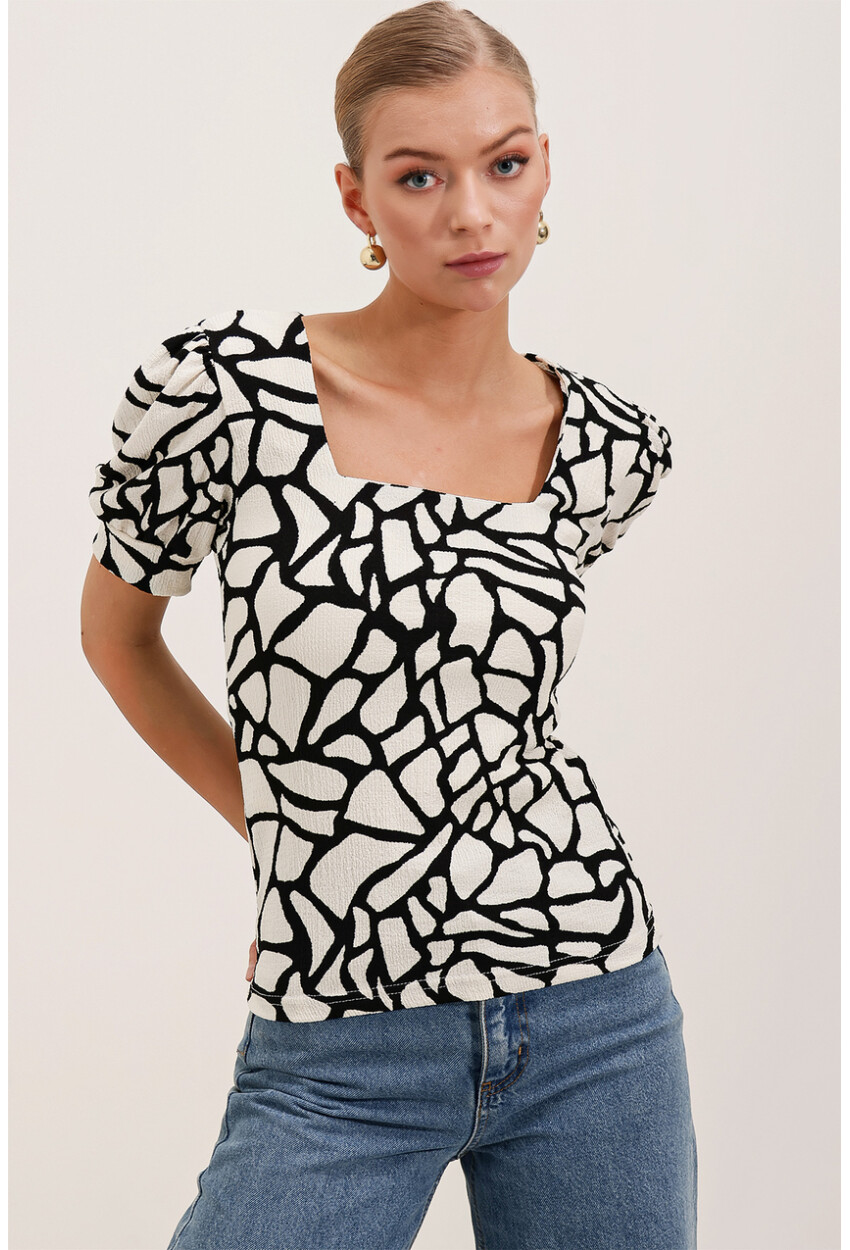 0409 Square Neck Knit Blouse