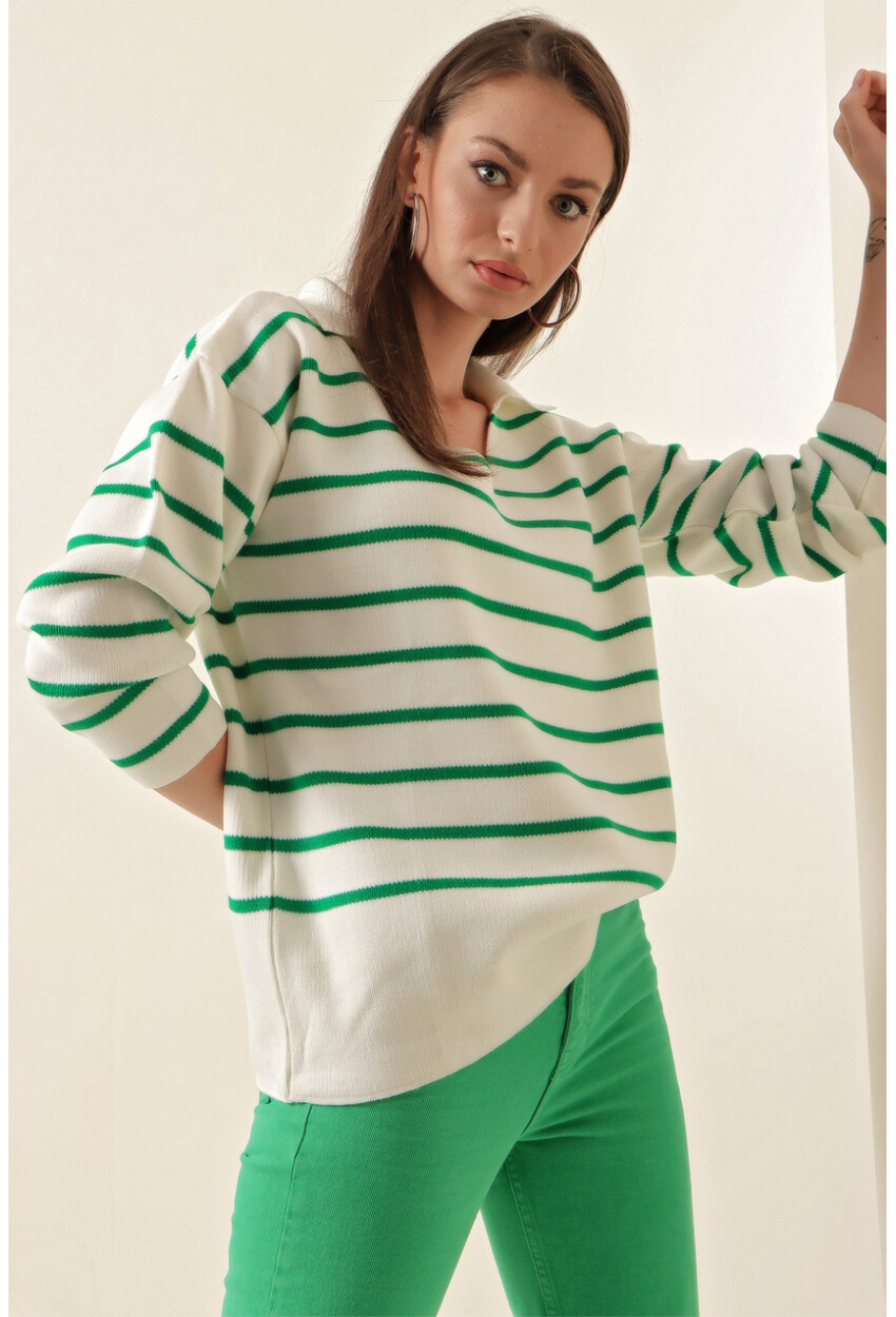 15778 Striped Oversized Knit Sweater