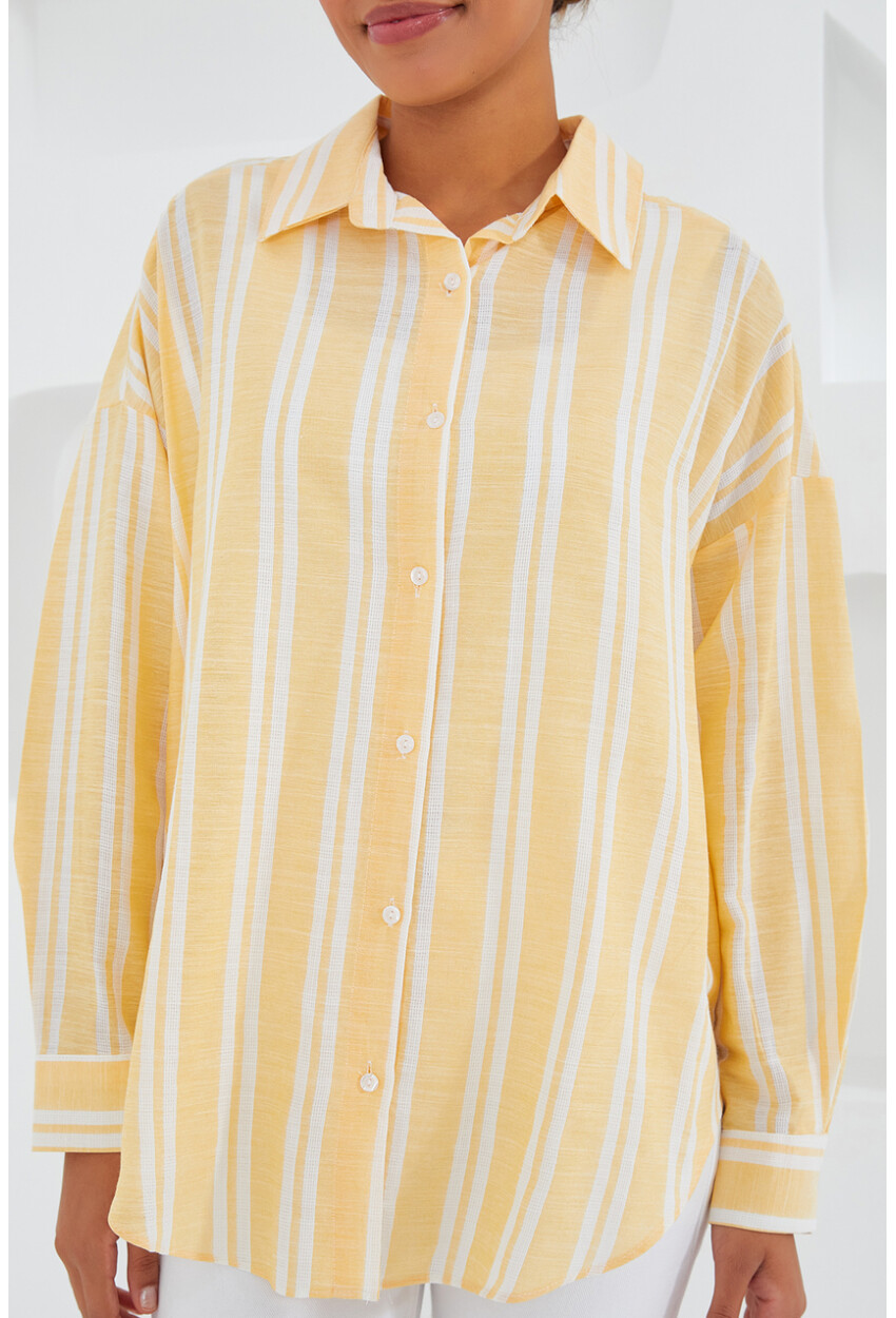 20251 Womens Striped Oversized Shirt