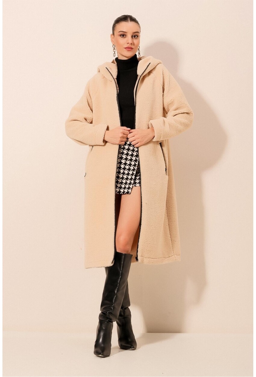 9132 Hooded Plush Coat