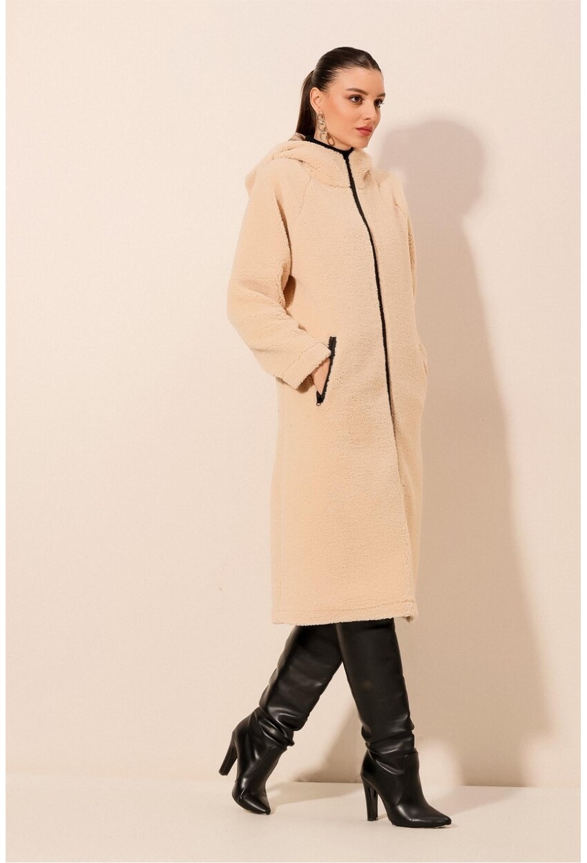 9132 Hooded Plush Coat