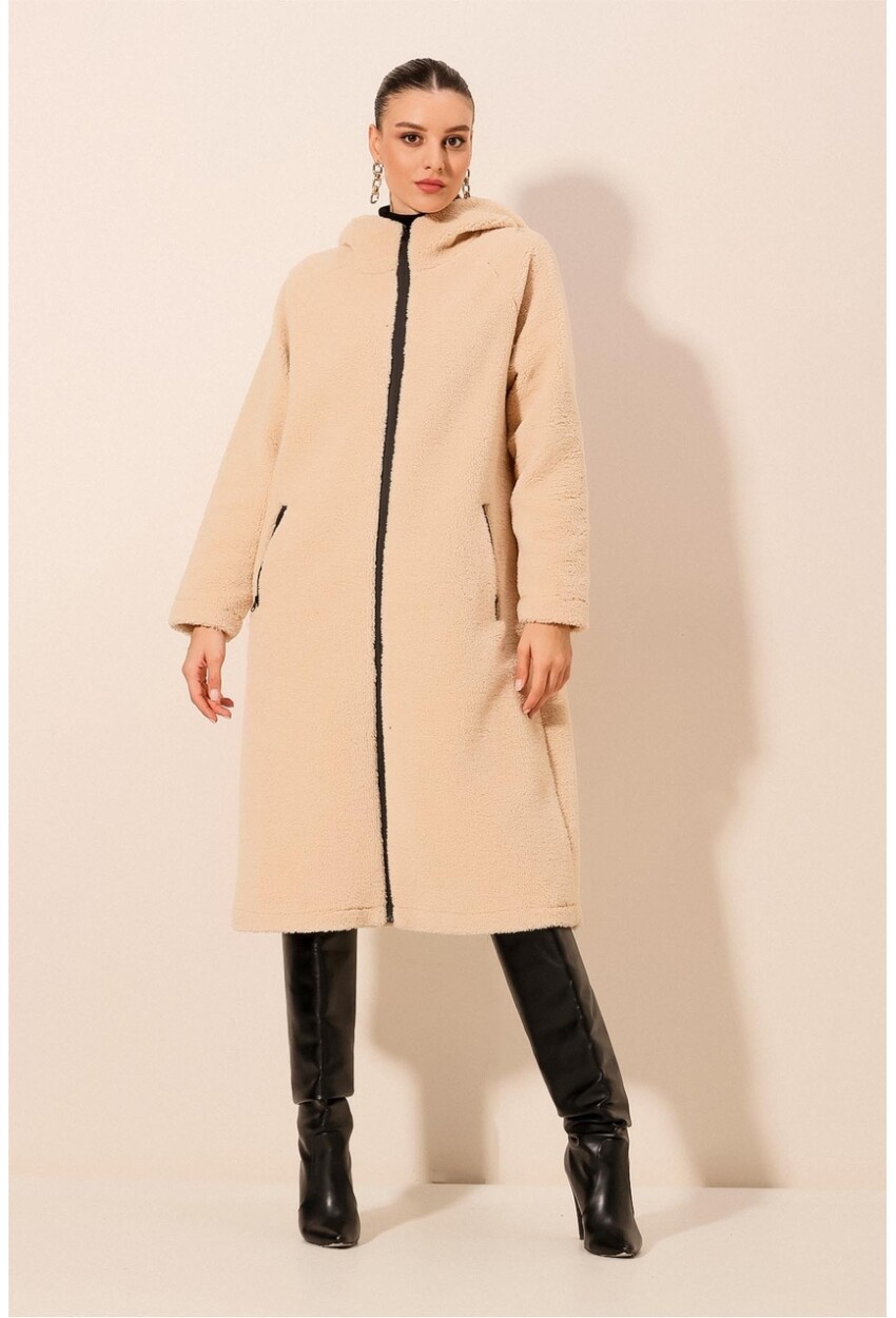 9132 Hooded Plush Coat