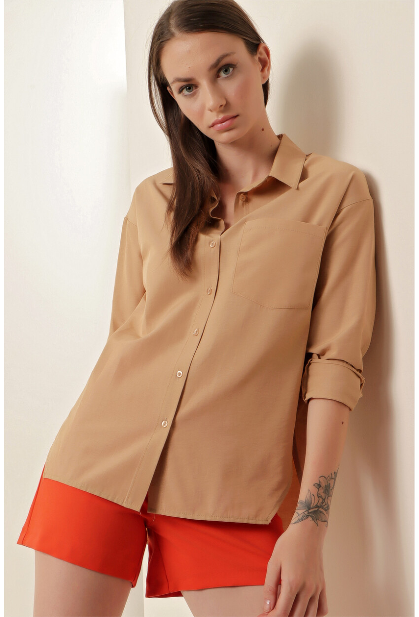 3952 Button-Back Boyfriend Shirt