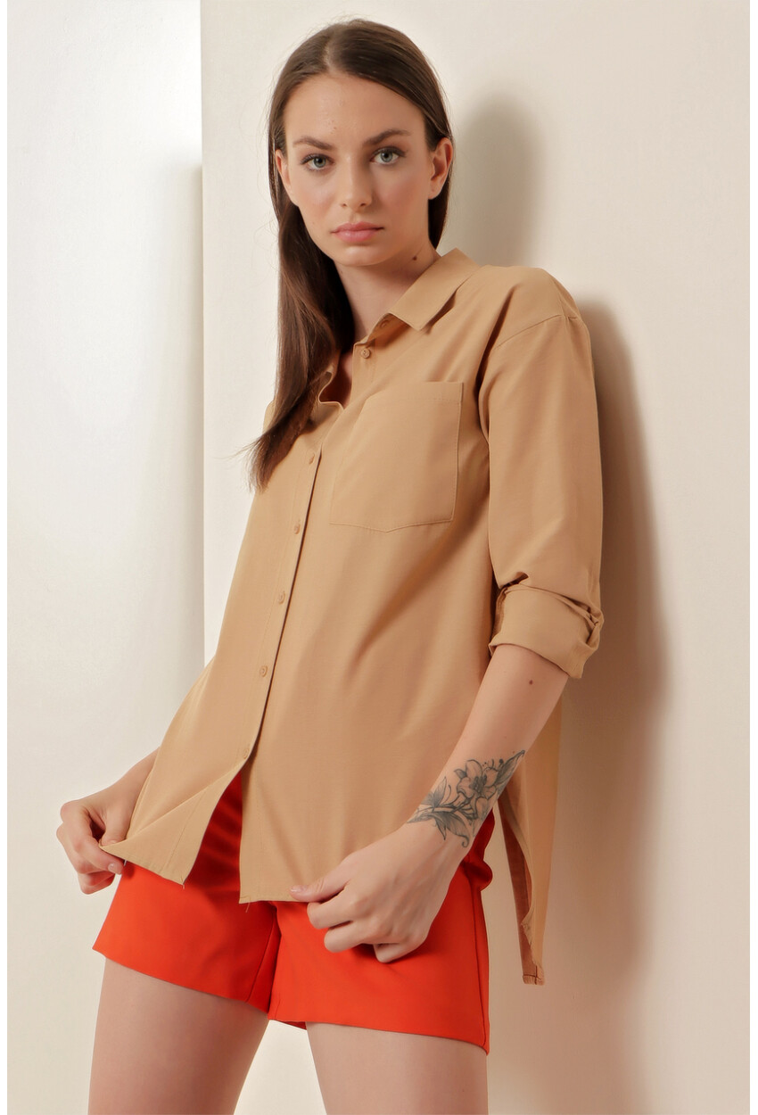 3952 Button-Back Boyfriend Shirt