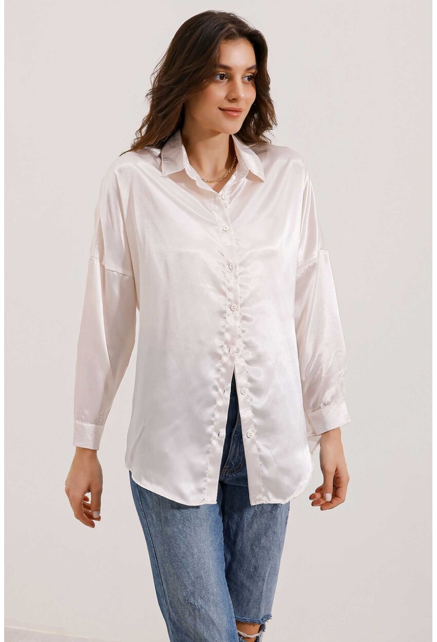 3985 Oversized Satin Shirt