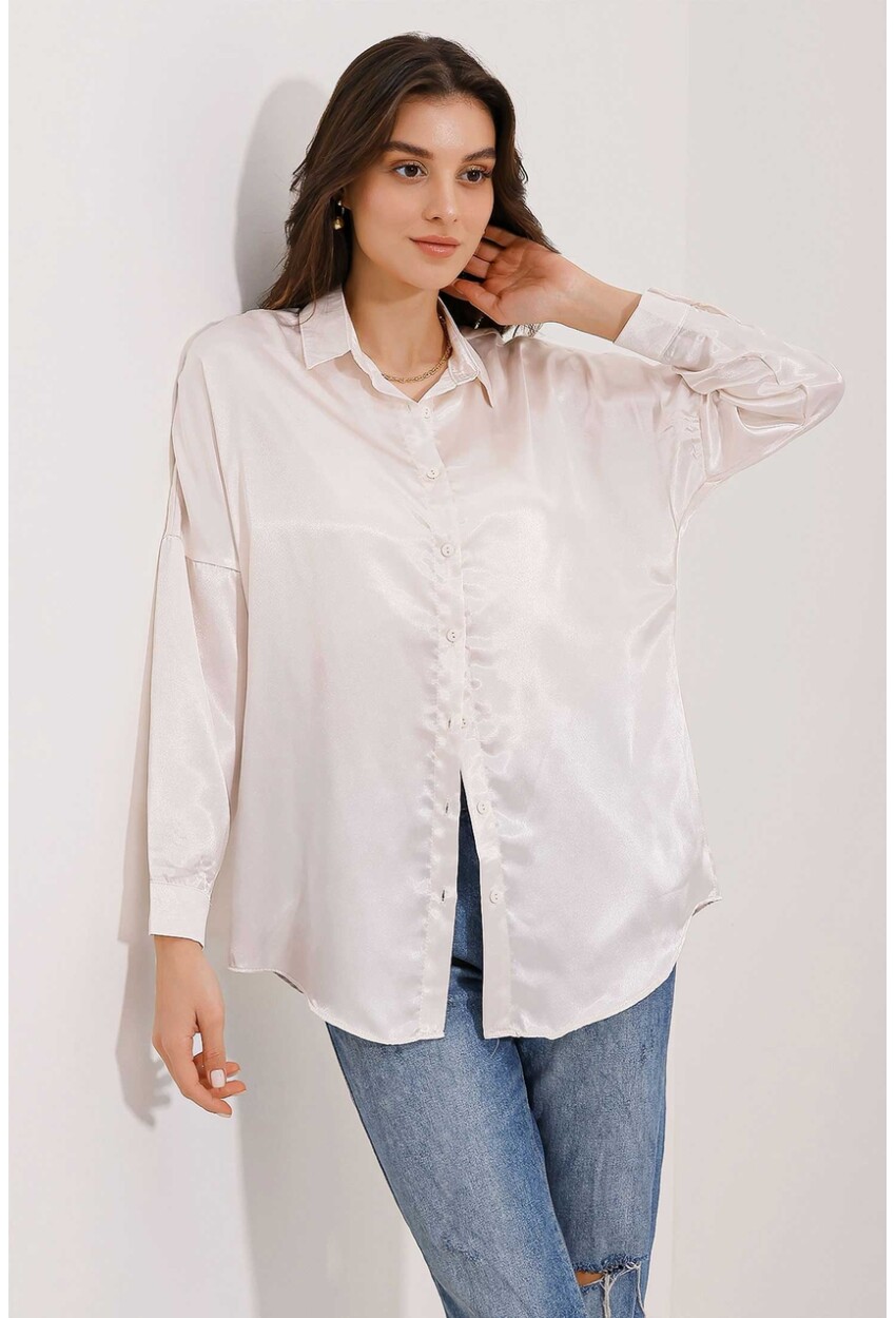 3985 Oversized Satin Shirt