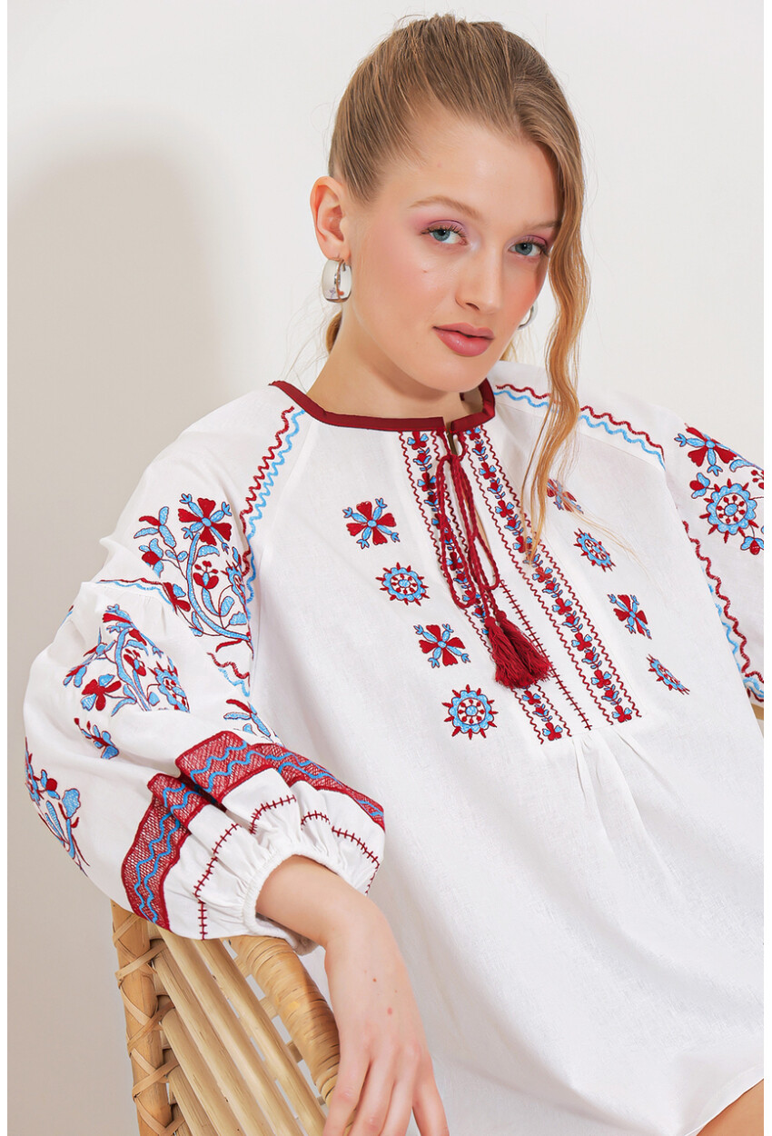 Womens Embroidered Linen Blouse 902