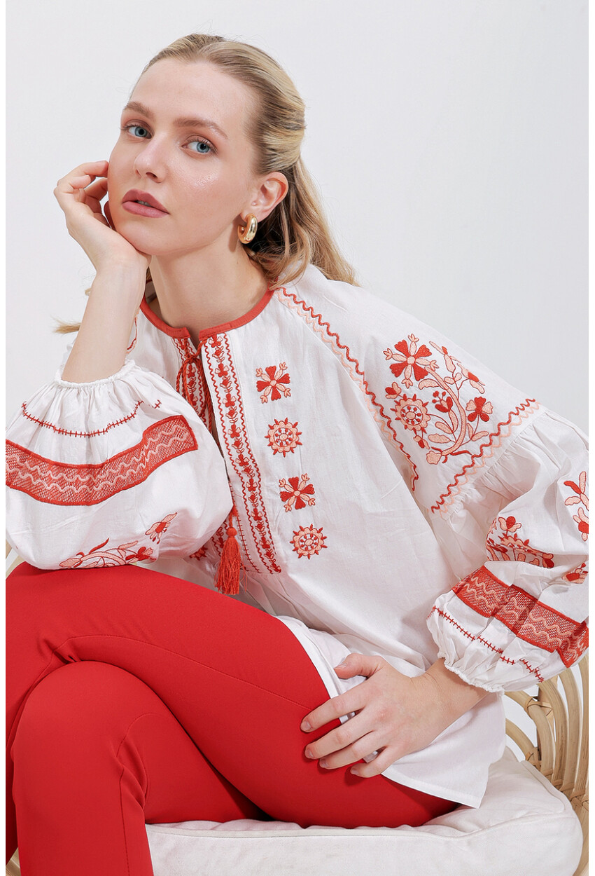 Womens Embroidered Linen Blouse 902