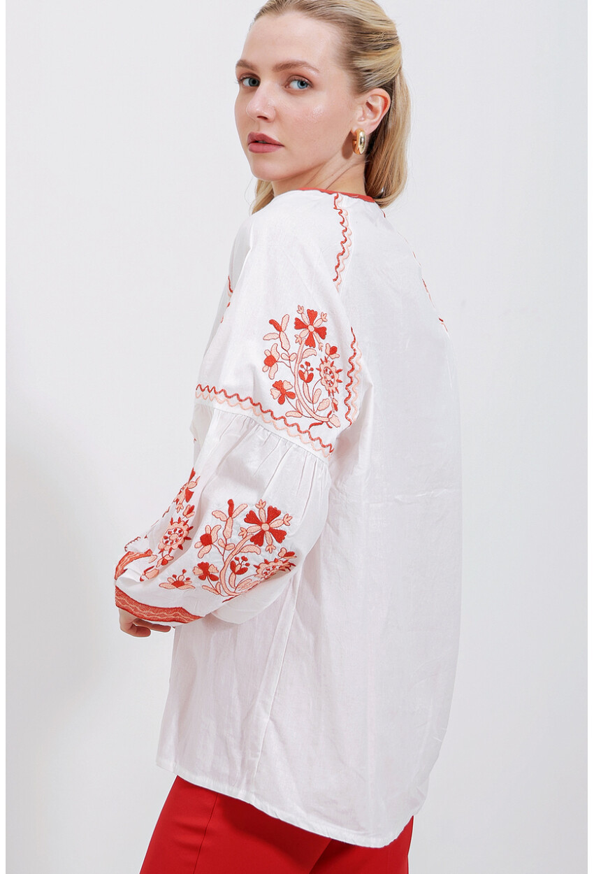 Womens Embroidered Linen Blouse 902