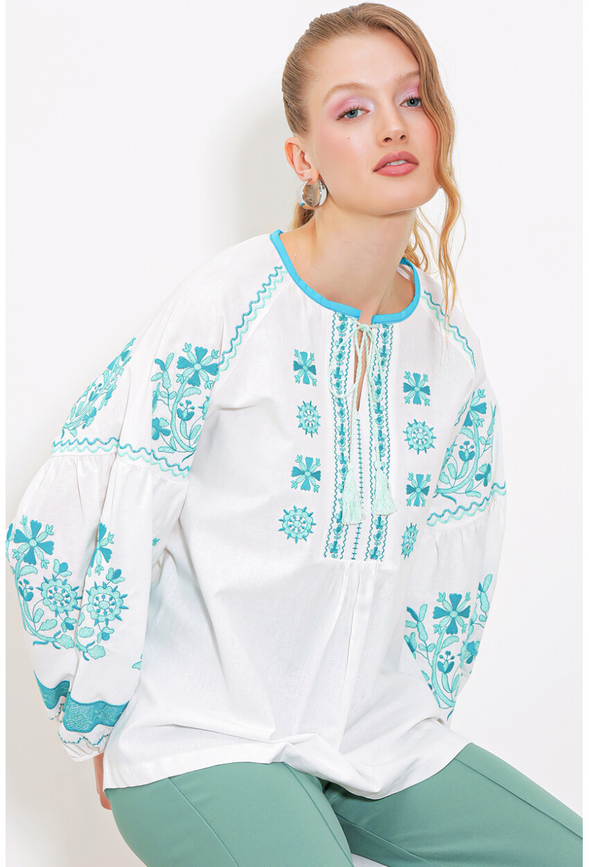 Womens Embroidered Linen Blouse 902