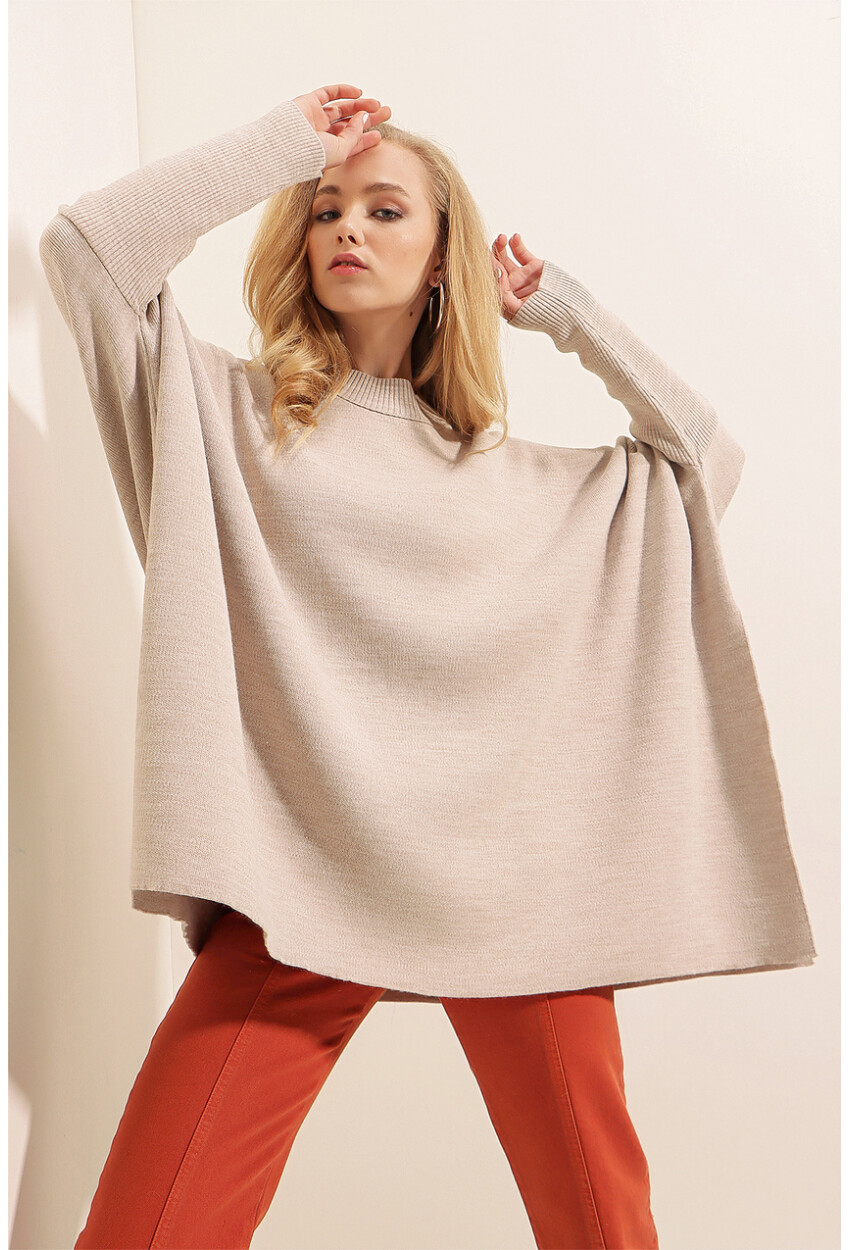 15783 Split Poncho Sweater