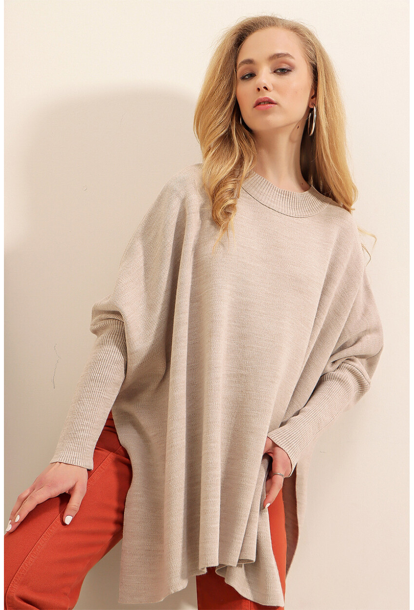 15783 Split Poncho Sweater