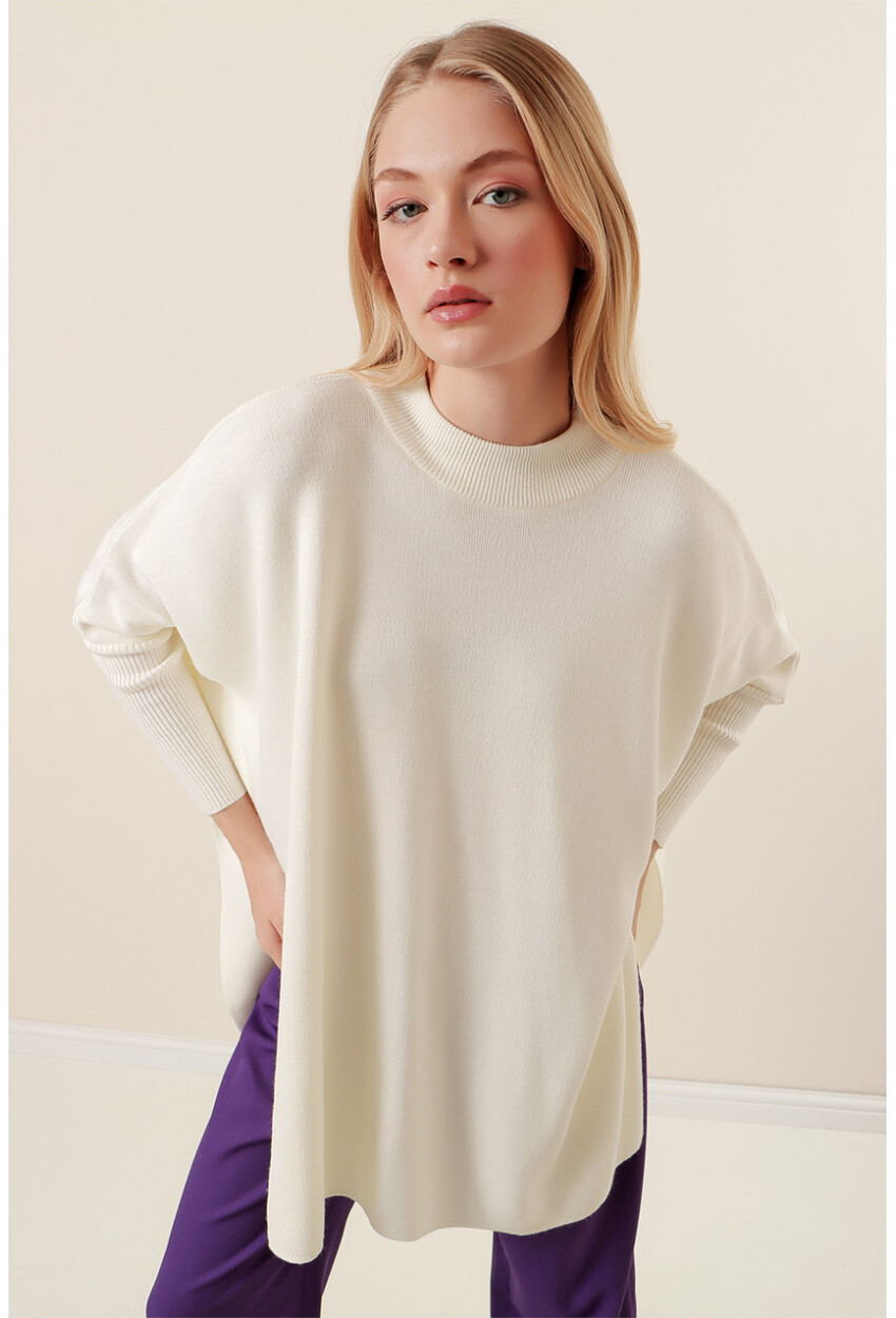 15783 Split Poncho Sweater