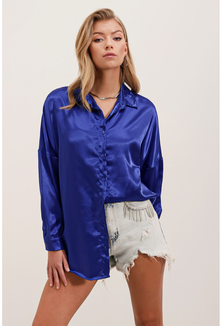 3985 Oversized Satin Shirt