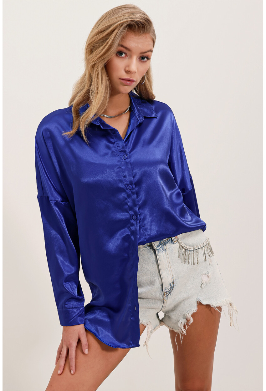 3985 Oversized Satin Shirt