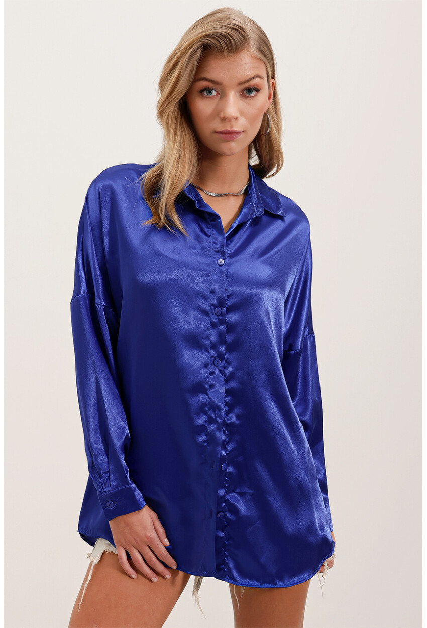 3985 Oversized Satin Shirt