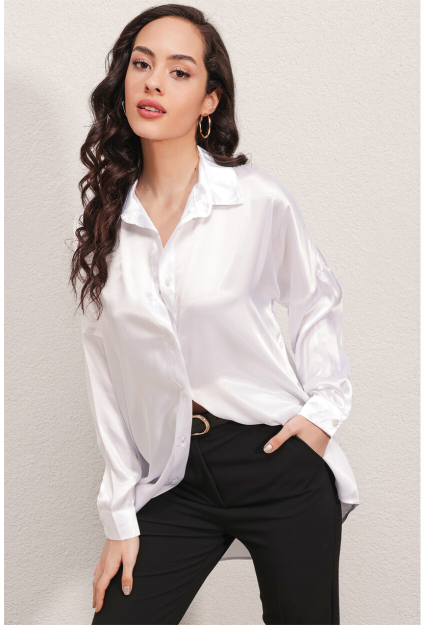 3985 Oversized Satin Shirt