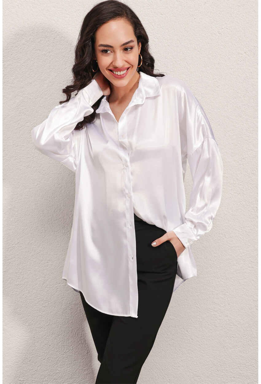 3985 Oversized Satin Shirt