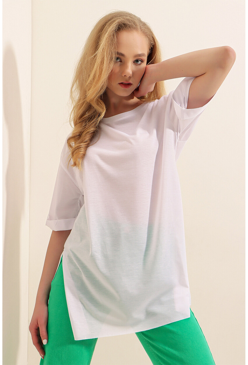 4123 Slit Oversized T-Shirt