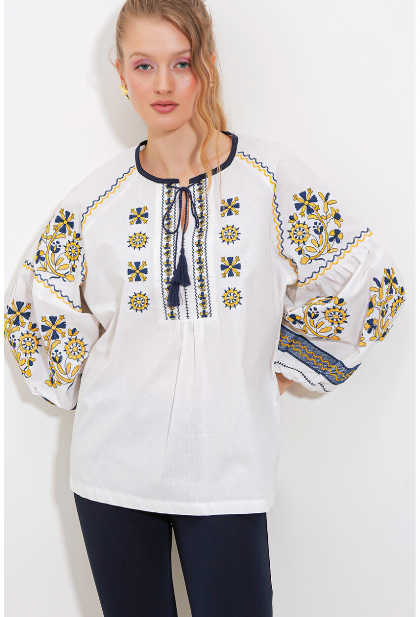 Womens Embroidered Linen Blouse 902