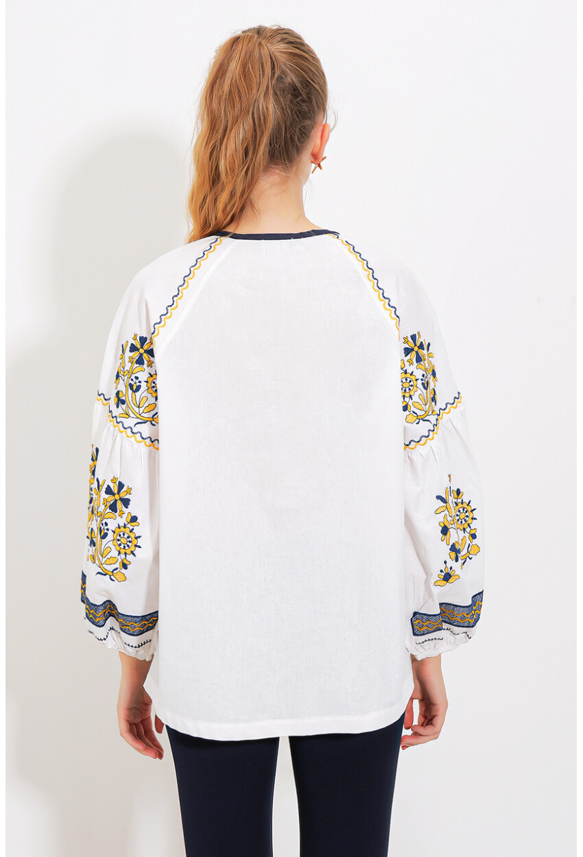 Womens Embroidered Linen Blouse 902