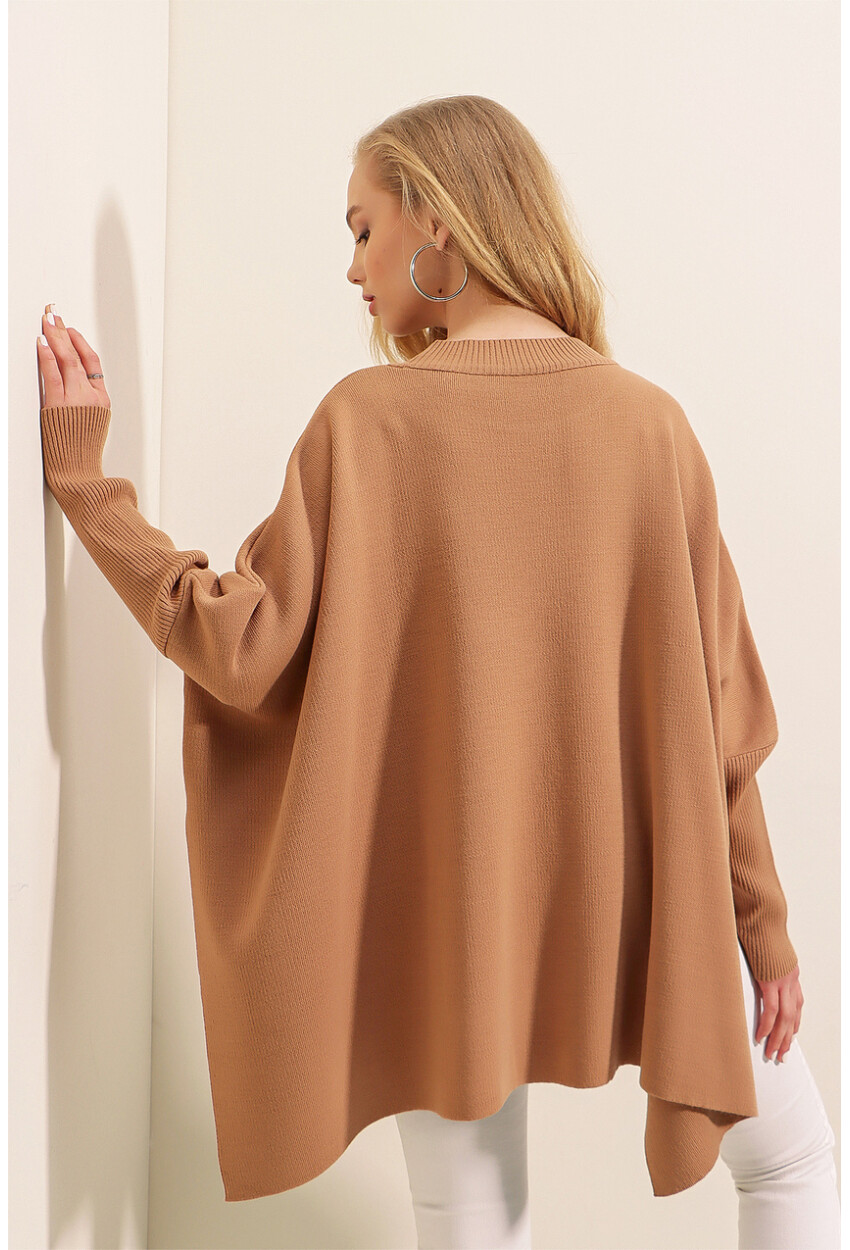 15783 Split Poncho Sweater