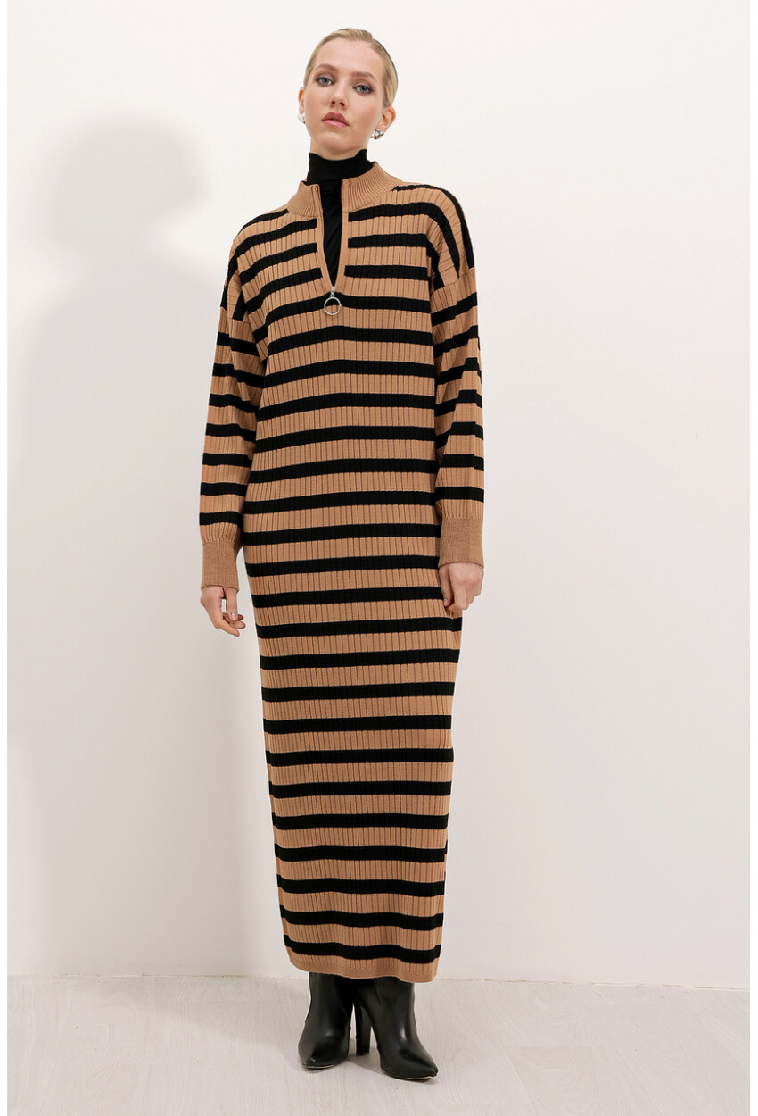 15839 Full-Length Knit Dress