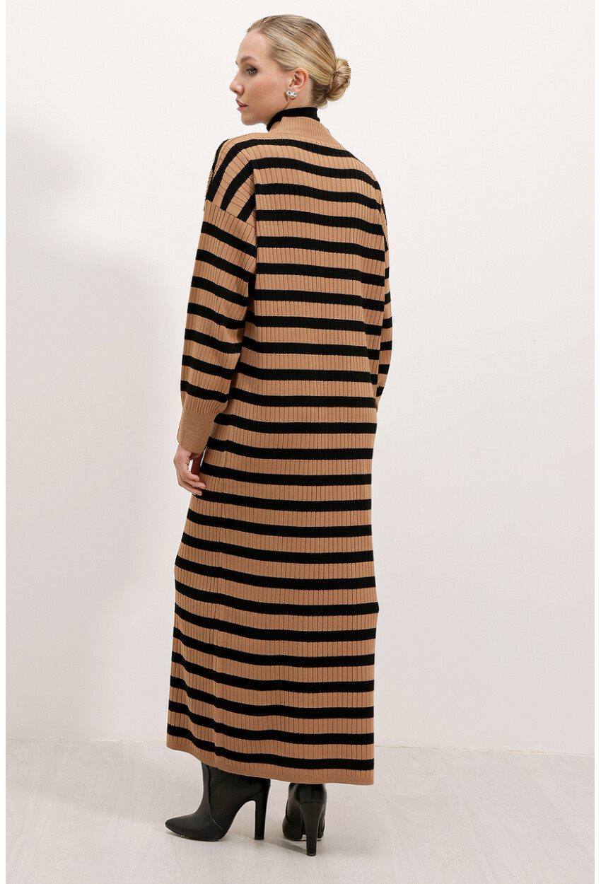 15839 Full-Length Knit Dress