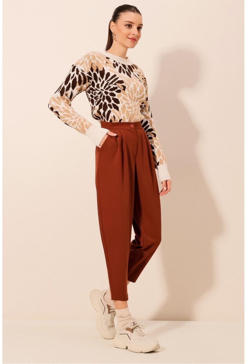 6585 Fabric Carrot Pants