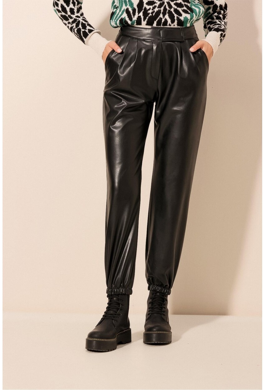 6623 Faux Leather Pants