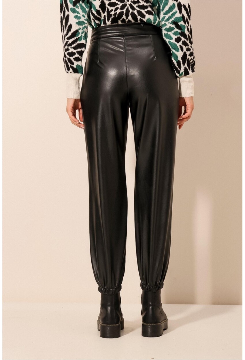 6623 Faux Leather Pants