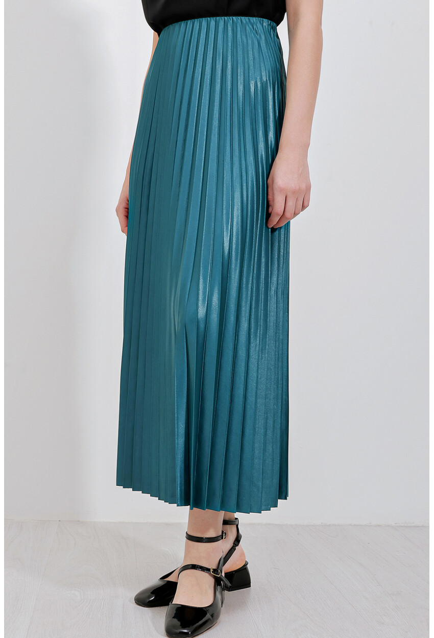 8009 Pleated Skirt With Leather-Look