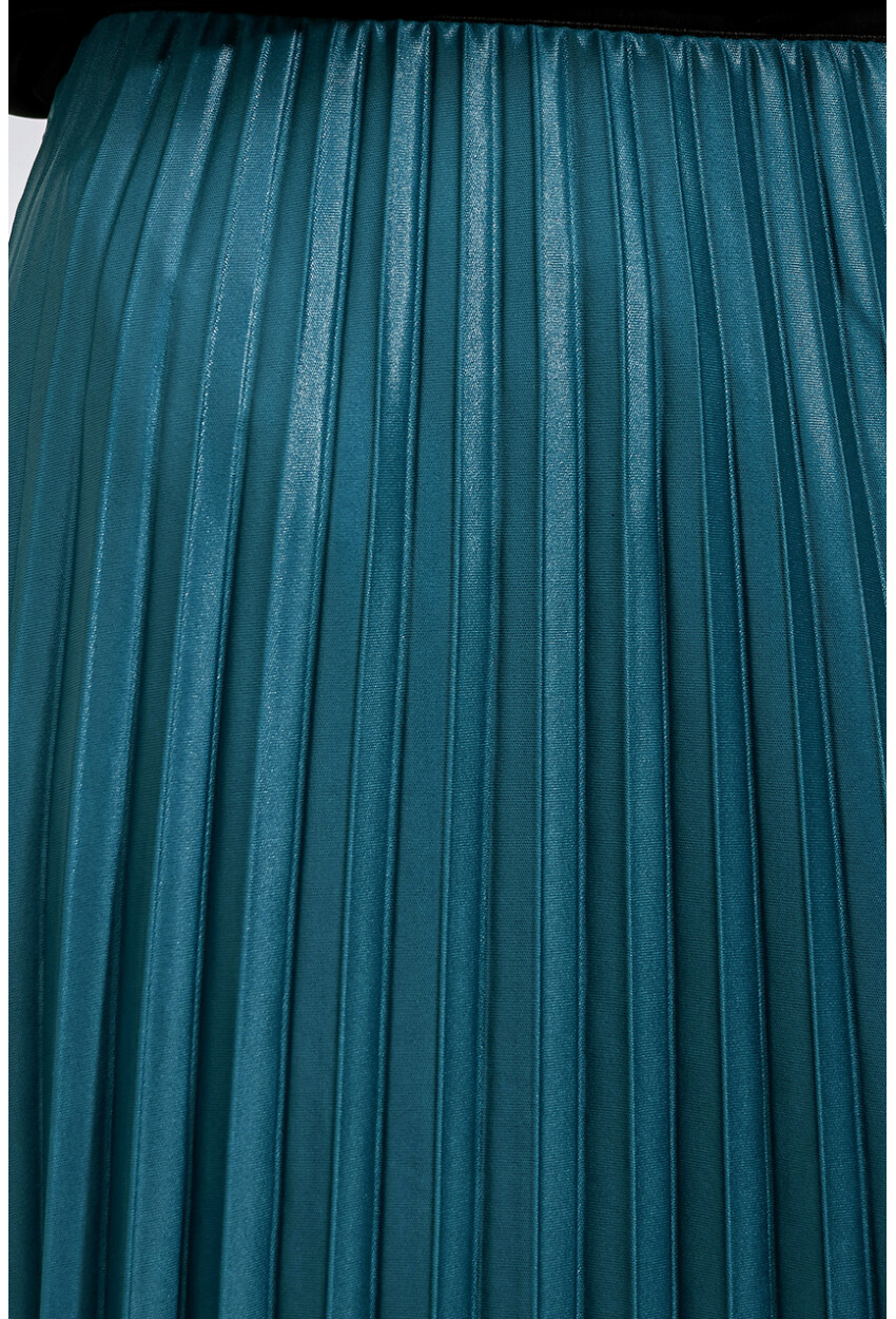 8009 Pleated Skirt With Leather-Look