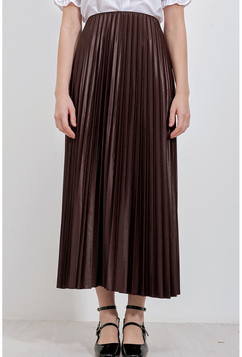 8009 Pleated Skirt With Leather-Look