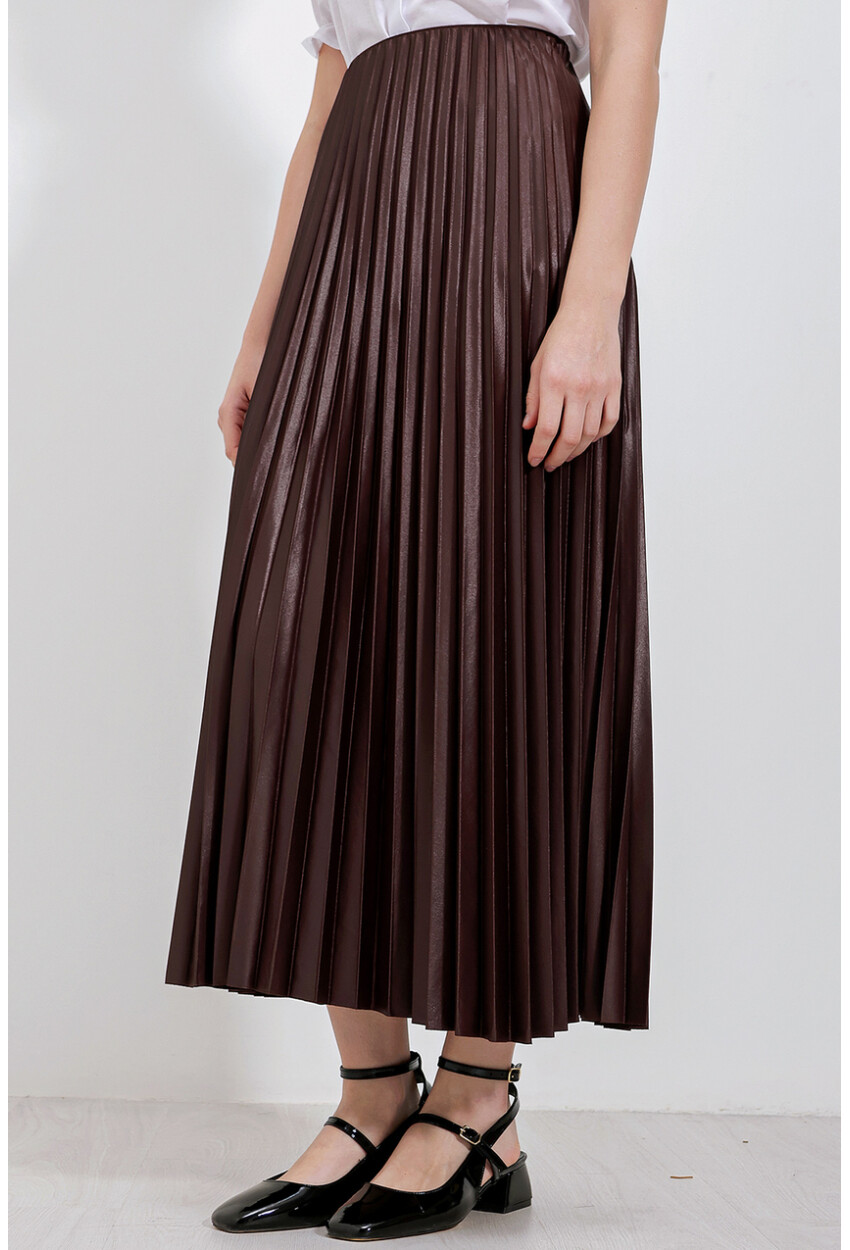 8009 Pleated Skirt With Leather-Look