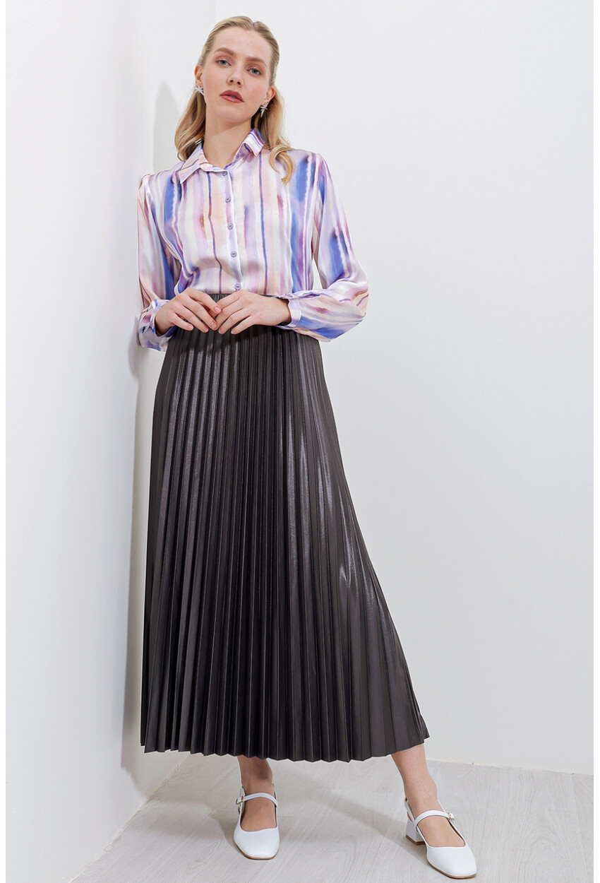 8009 Pleated Skirt With Leather-Look