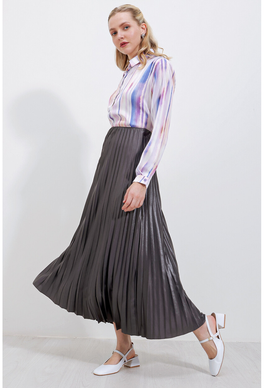 8009 Pleated Skirt With Leather-Look