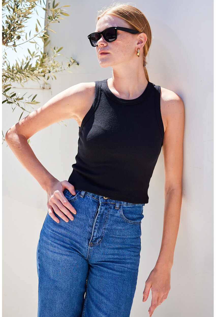 917 Crew Neck Ribbed Sleeveless Blouse