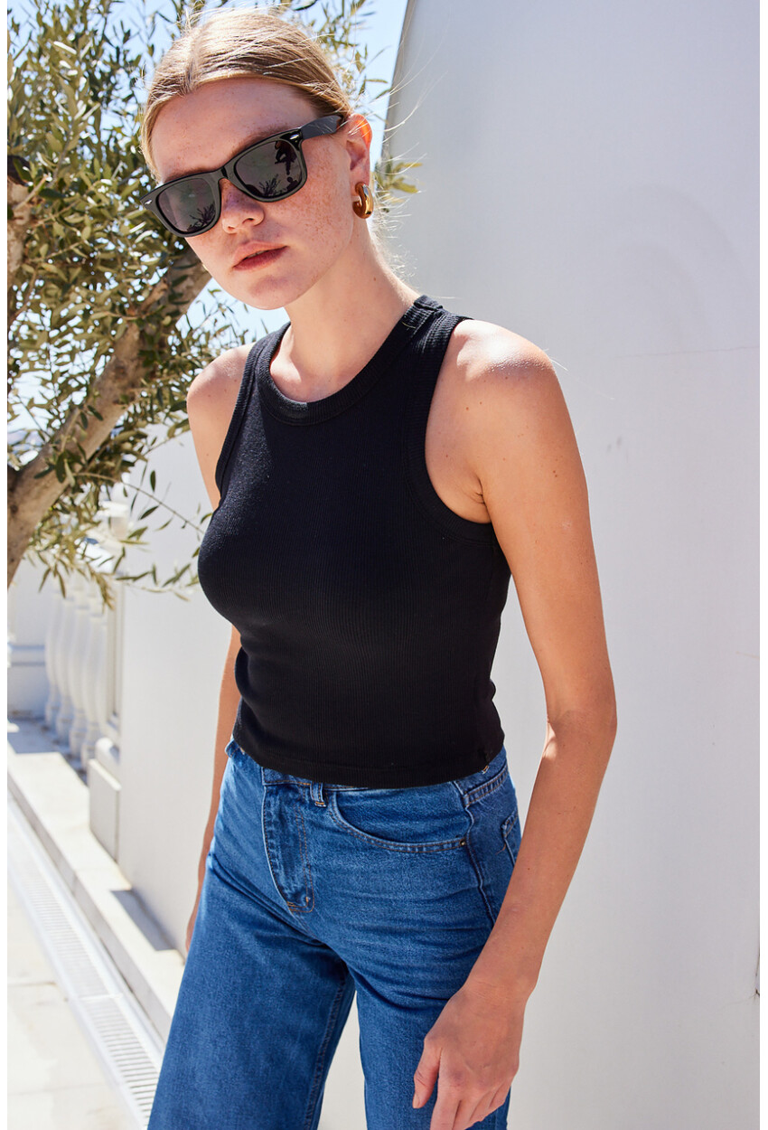 917 Crew Neck Ribbed Sleeveless Blouse