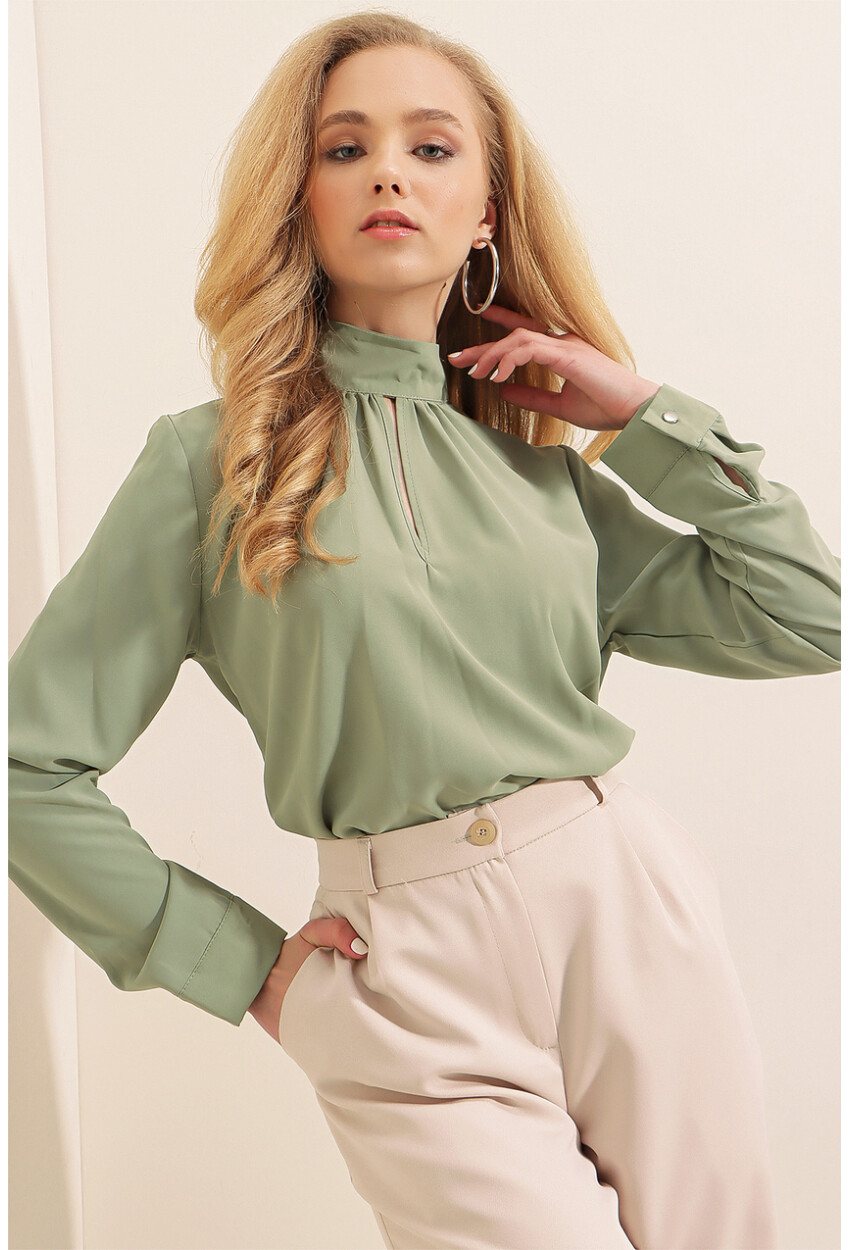 0418 Blouse With Cut-Out Detail