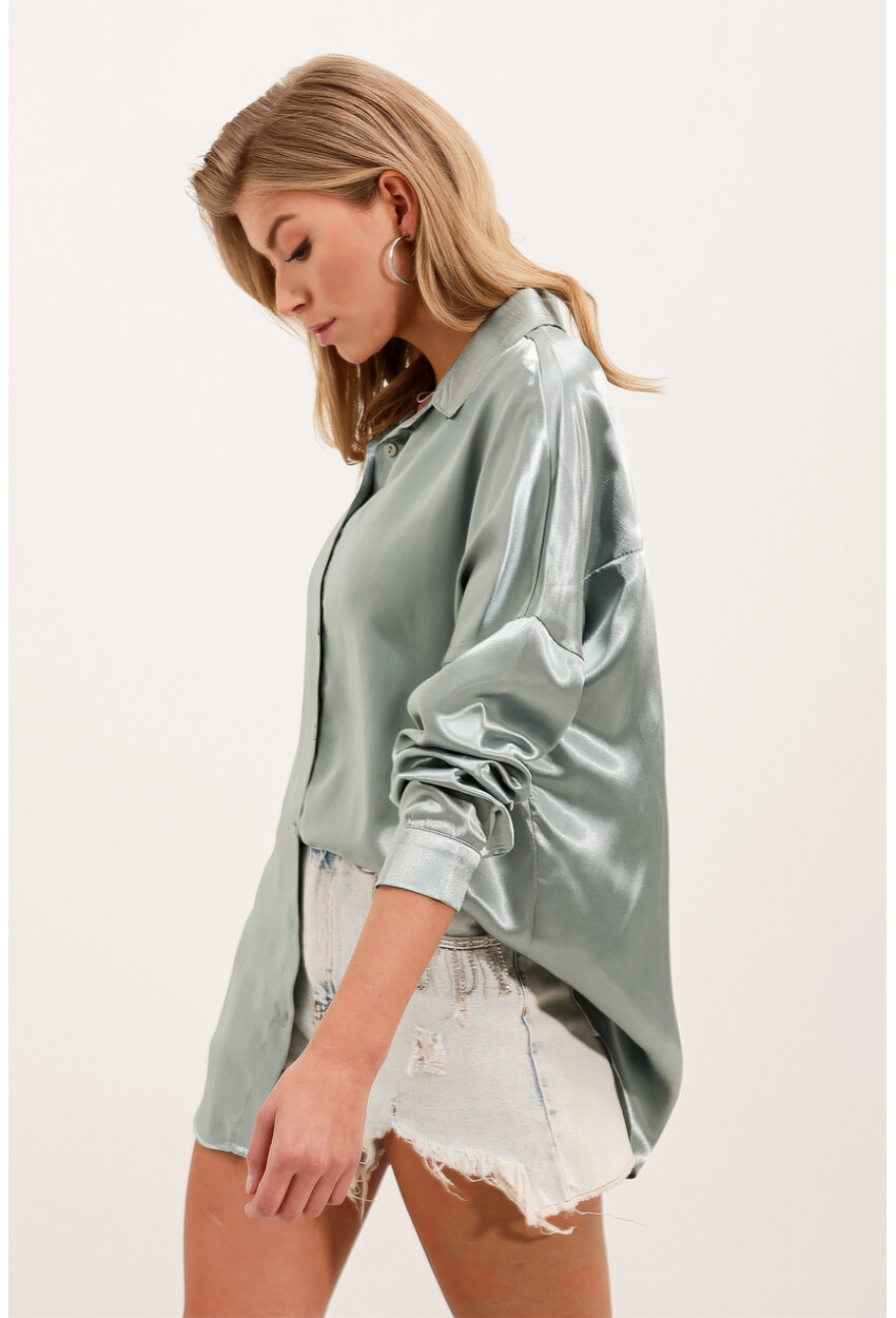 3985 Oversized Satin Shirt