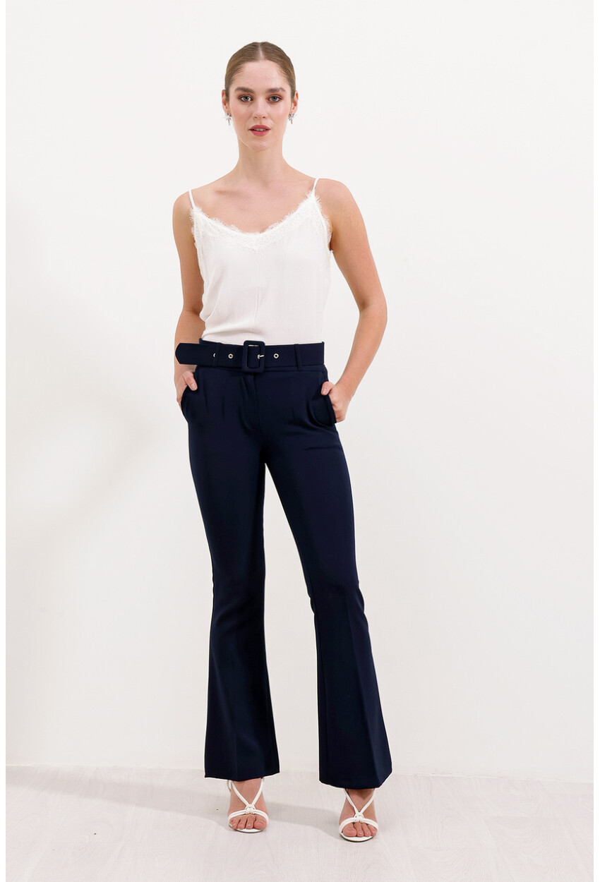 6649 Flared Belted Pants