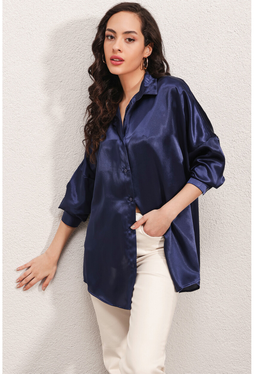 3985 Oversized Satin Shirt