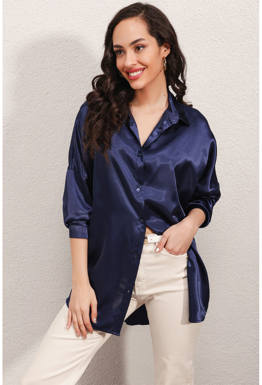 3985 Oversized Satin Shirt