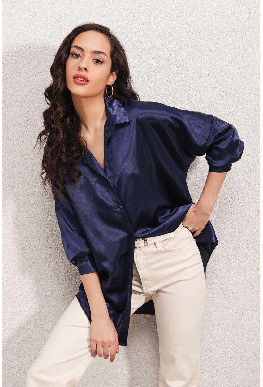 3985 Oversized Satin Shirt