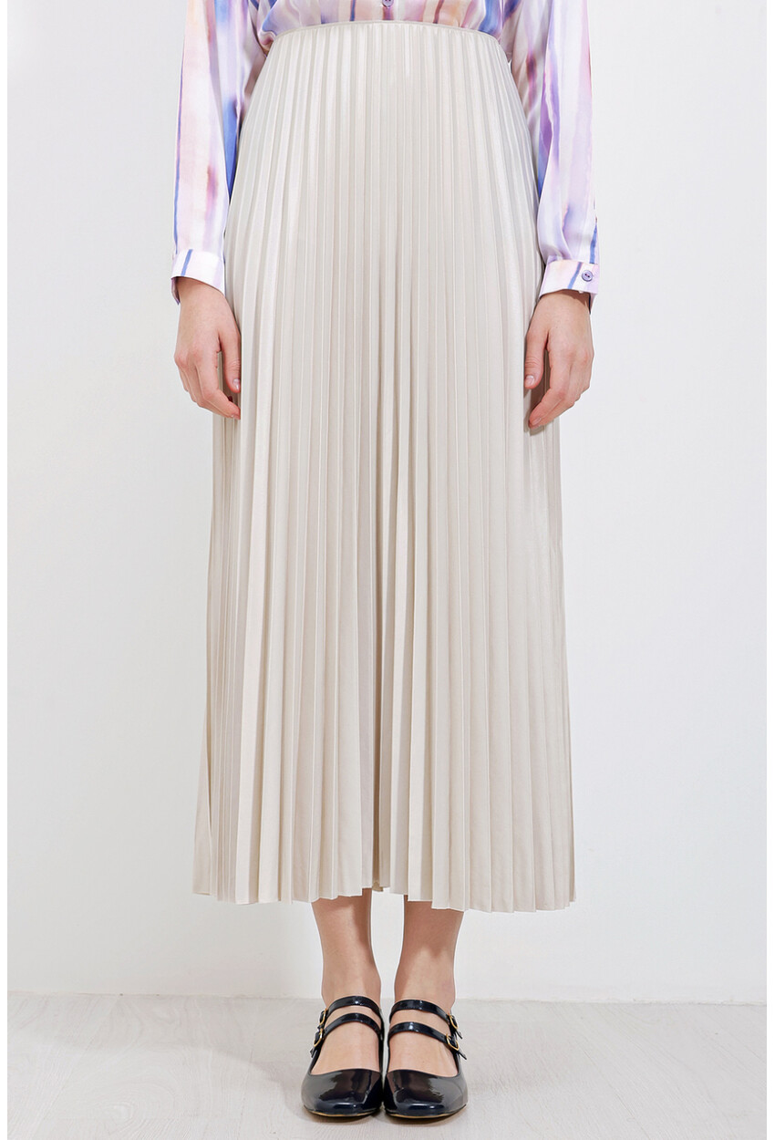 8009 Pleated Skirt With Leather-Look