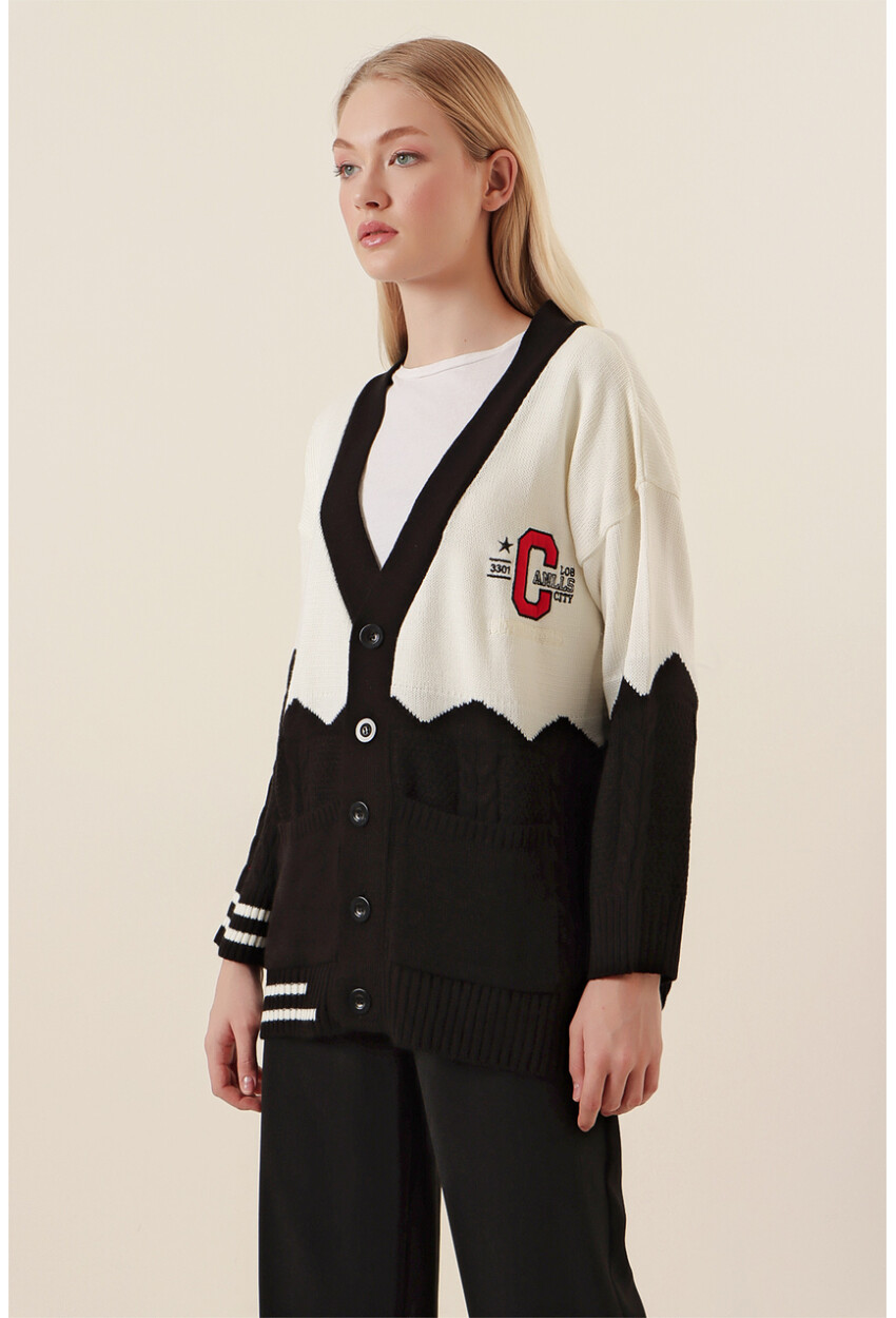 15788 Oversize Nakışlı Hırka