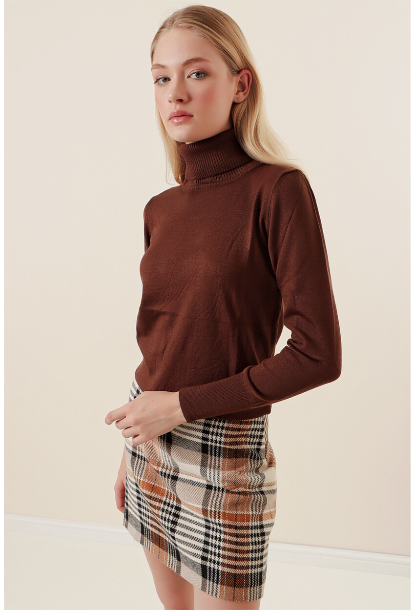 15747 Turtleneck Knit Sweater