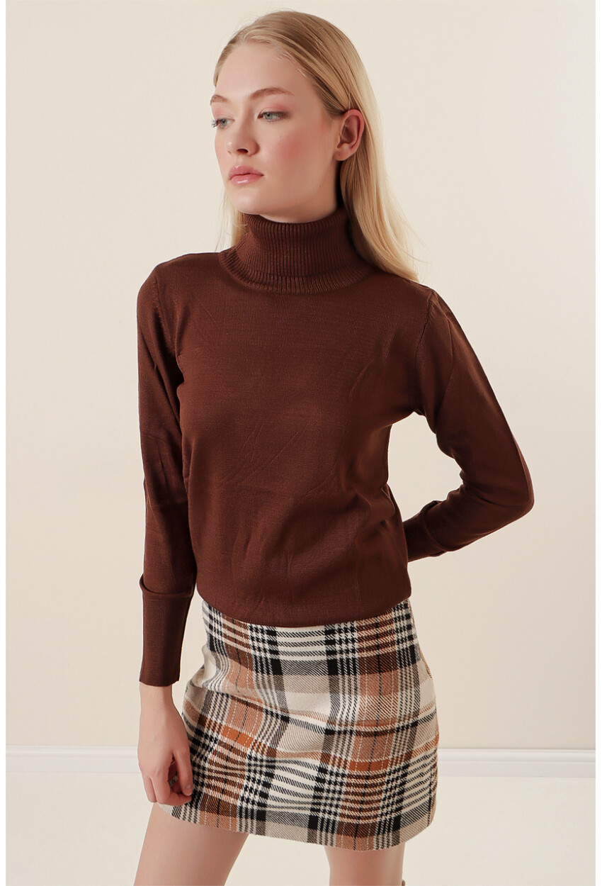 15747 Turtleneck Knit Sweater