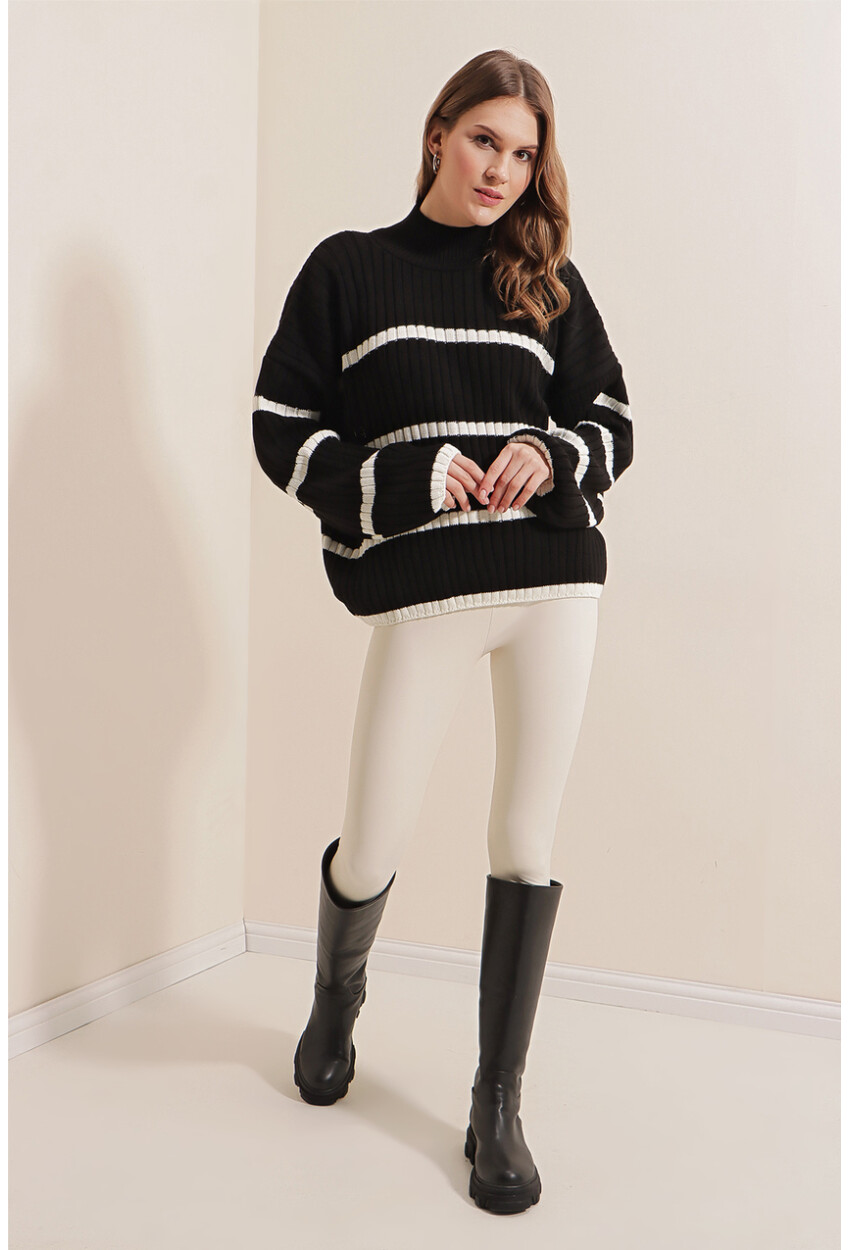 15804 Striped Oversized Turtleneck Sweater